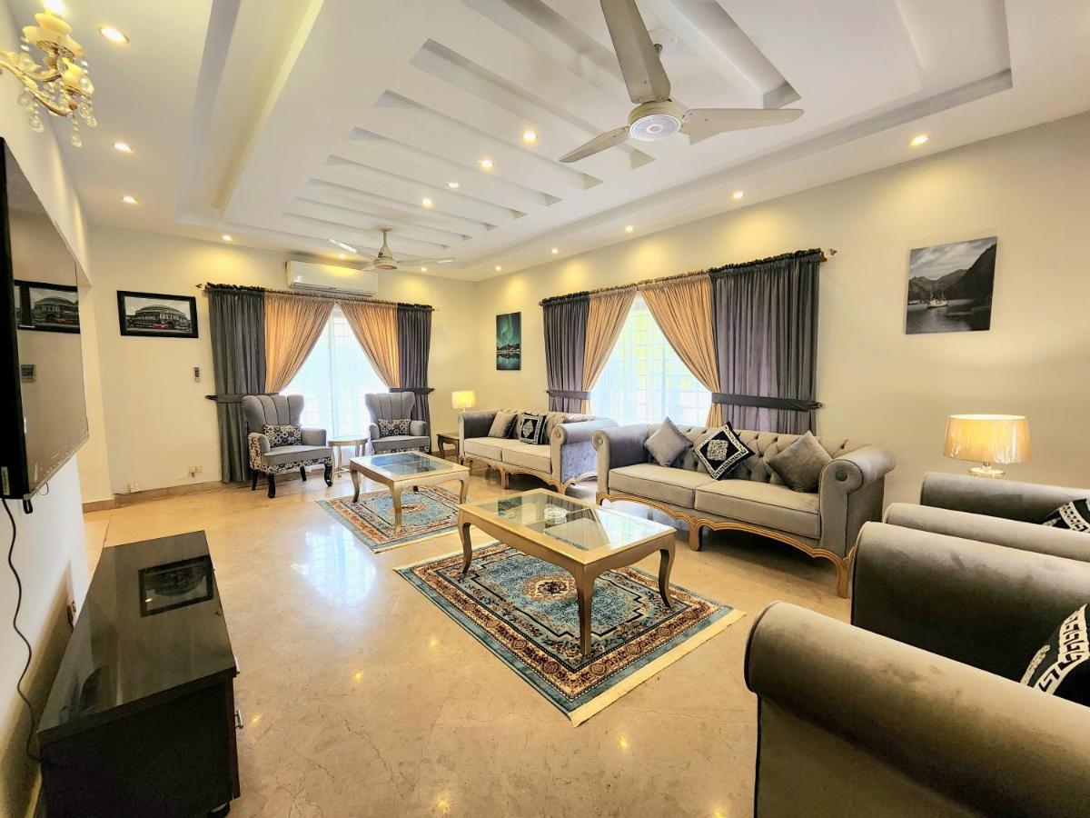 The Millenial Apartments & Suites Bahria Town Ravalpindi Szoba fotó