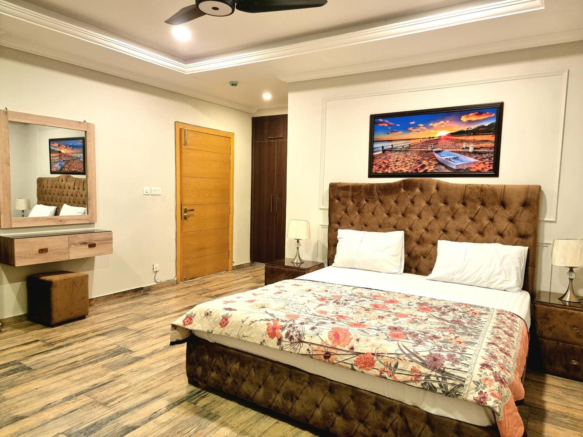 The Millenial Apartments & Suites Bahria Town Ravalpindi Szoba fotó