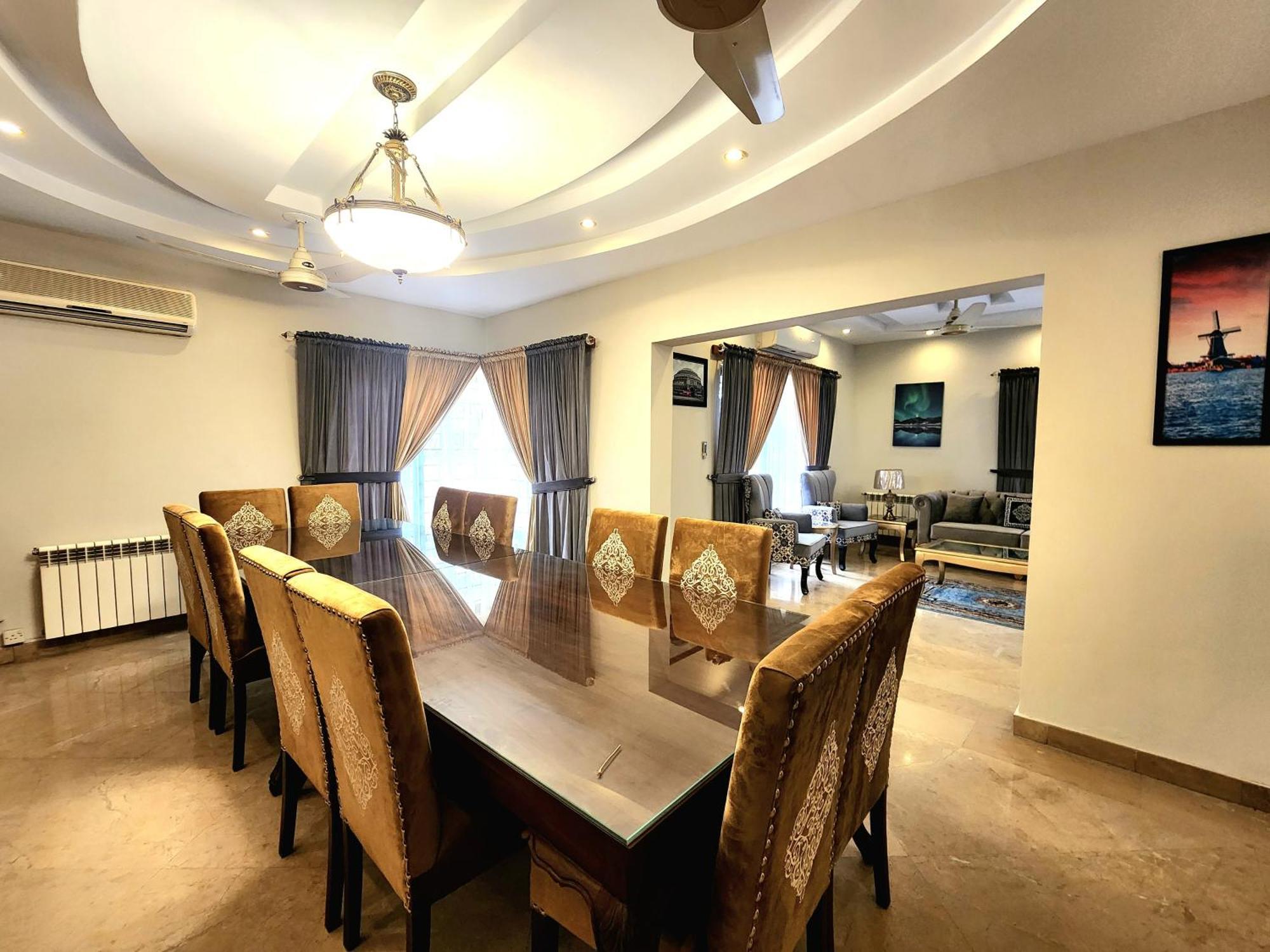 The Millenial Apartments & Suites Bahria Town Ravalpindi Szoba fotó