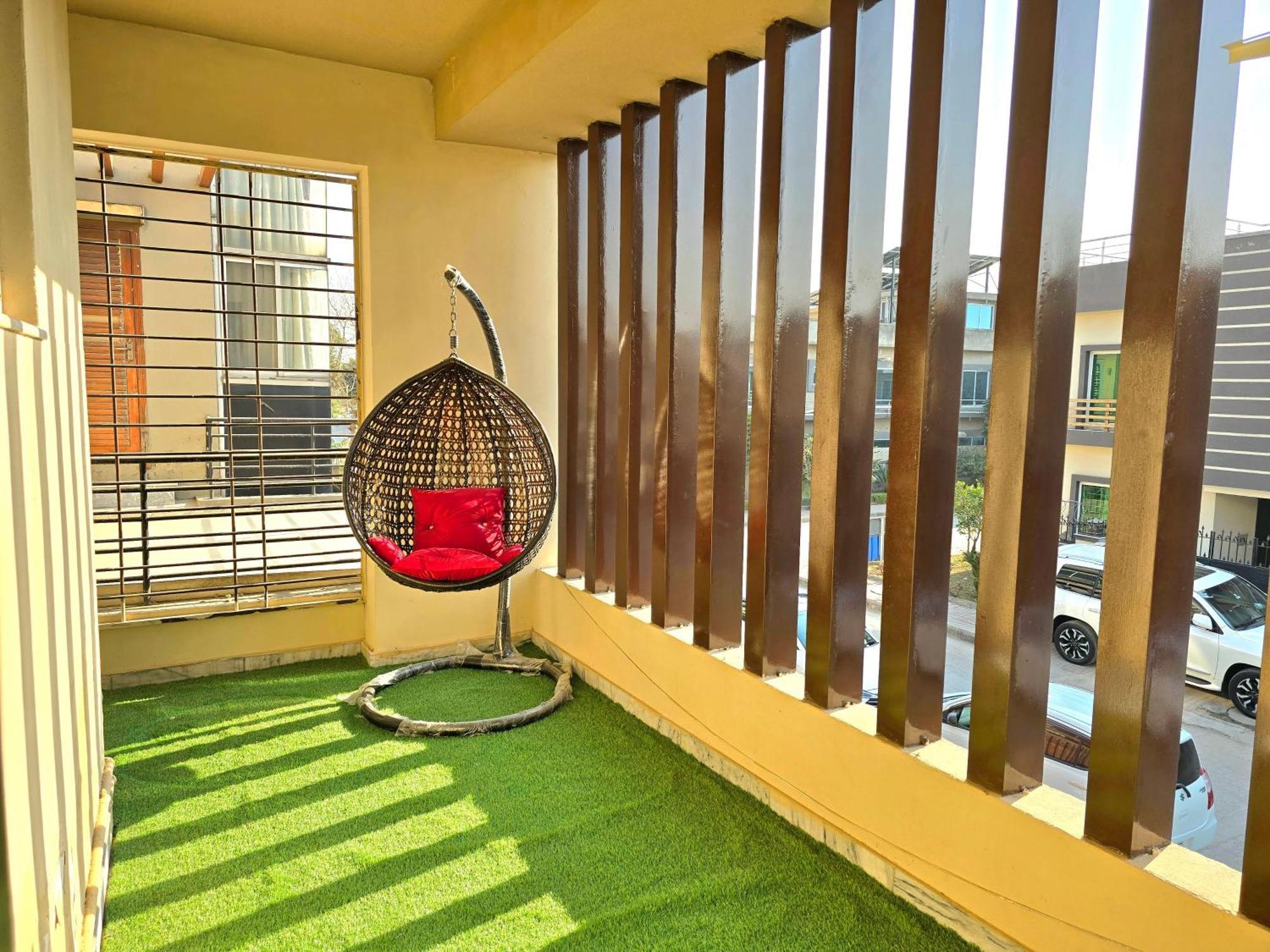 The Millenial Apartments & Suites Bahria Town Ravalpindi Szoba fotó