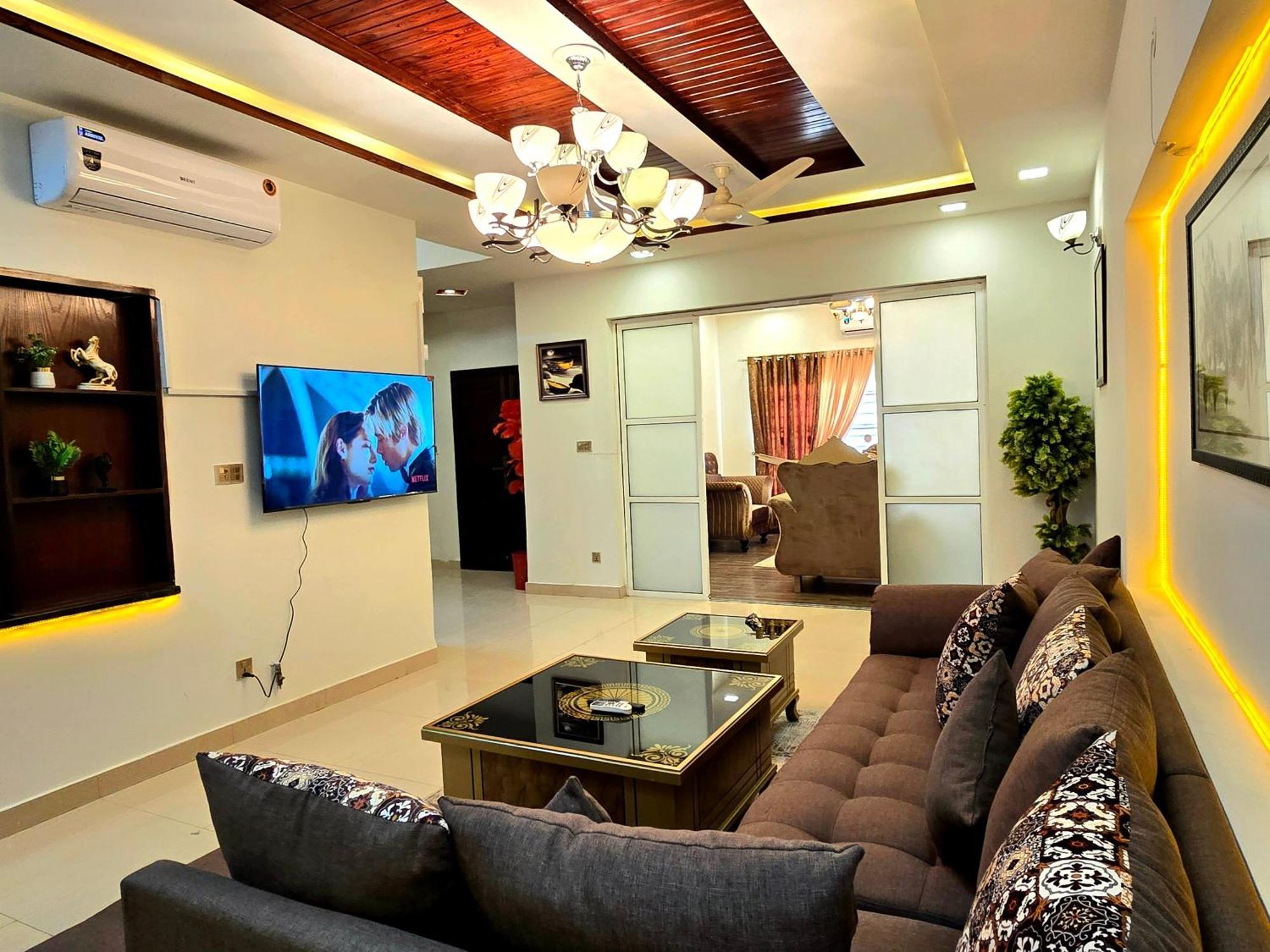 The Millenial Apartments & Suites Bahria Town Ravalpindi Szoba fotó