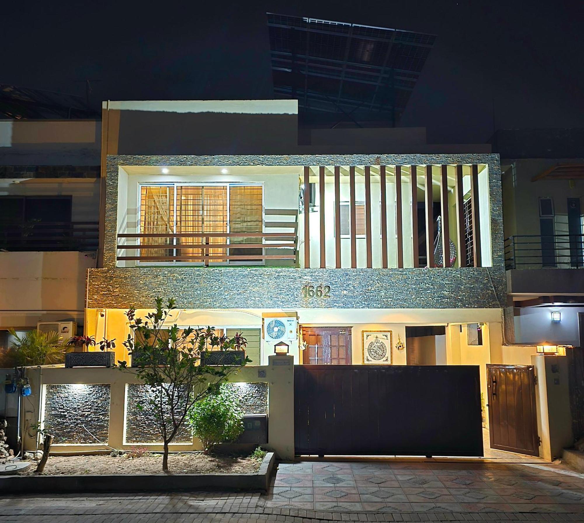 The Millenial Apartments & Suites Bahria Town Ravalpindi Szoba fotó